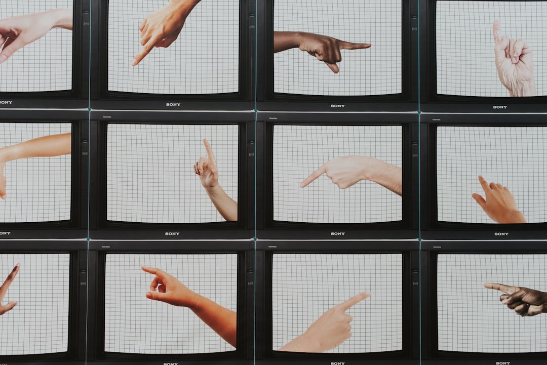 design deaf people: Critical Update - 2026 2 How To Design For (And With) Deaf People