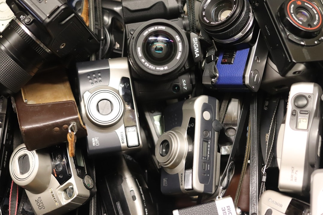 Shocking Judge Halts FBI Search Of Devices Seized From Washington Post Reporter 2 Judge orders stop to FBI search of devices seized from Washington Post reporter